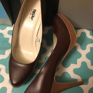 Mossino Target Platform Heels size 8